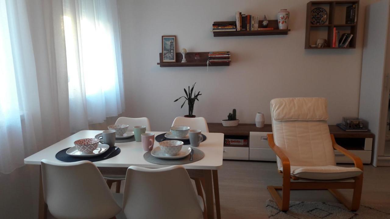 Liliom Apartment With Ac, Tv And Free Parking Space — Fotók 3