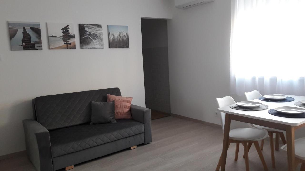Liliom Apartment With Ac, Tv And Free Parking Space — Fotók 2